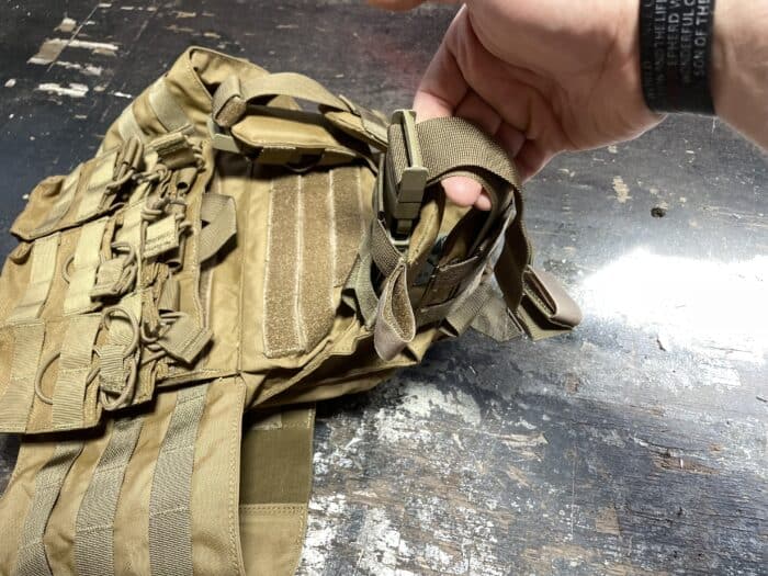 Condor Cyclone Review: The Plate Carrier For Every Man 28 THE CONDOR CYCLONE PLATE CARRIERS SHOULDER STRAPS COME UNDONE VERY EASY IF YOUR NOT CAREFUL