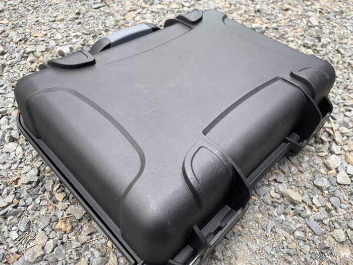The Nanuk 910 2UP Classic Gun Case has a srong and overbuilt outter shell