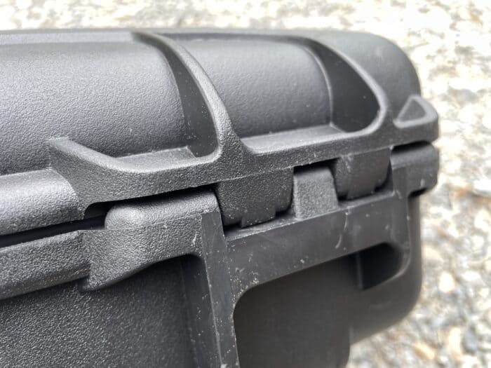 the Nanuk 910 2UP Classic Gun Case's hinges are completely protected from the outside of the case