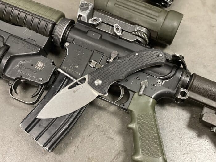 SENCUT Phantara Review: A Very Capable EDC 2 The SENCUT Phantara tactical knife