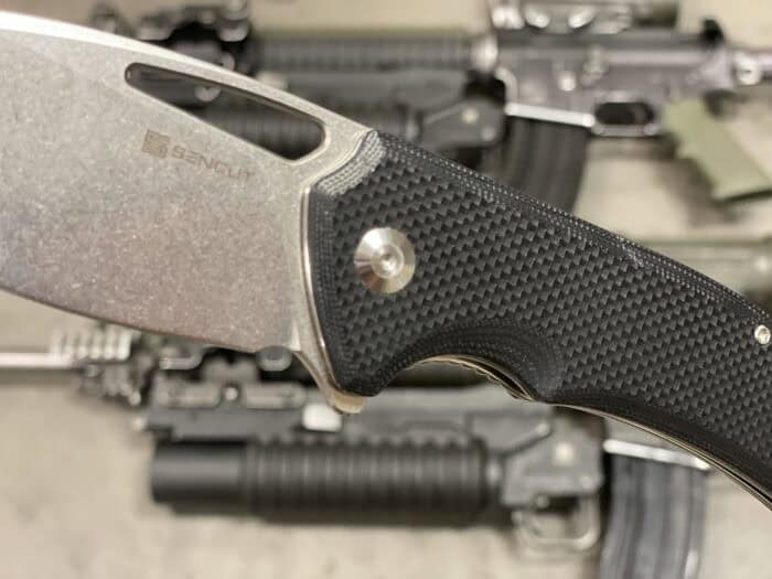 SENCUT Phantara Review: A Very Capable EDC 9 The SENCUT Phantara has s mooth pivot point