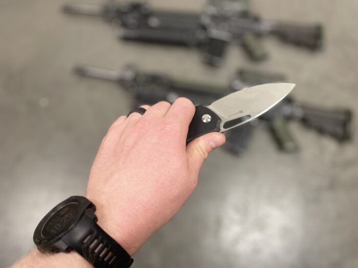 SENCUT Phantara Review: A Very Capable EDC 6 SENCUT Phantara has a decently solid hold