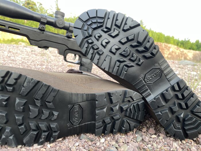 AKU Pilgrim DS Combat Boot Review: Trusted By Militaries Worldwide 16 the AKU pilgrim ds combat boots have a Nitril rubber sole is heat resistant in compliance with EN ISO 20345 clause
6.4.4. (tested in accordance with the ISO 20344 clause 8.7 level 300 °C) and
POL Petrol Oil Lubrificant resistant in compliance with ISO 20345 5.8.7 (tested
in accordance with Iso 20344 clause 8.6.1).