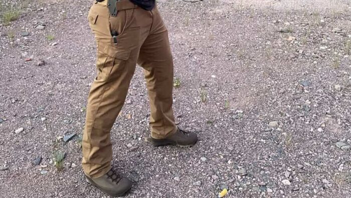CONDOR VANQUISH PLATE CARRIER AT THE RANGE AS I SHOOT THE KODIAK DEFENCE WC180C