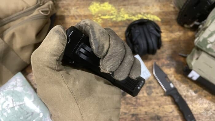 the wuben x5 fits nicely into the hand