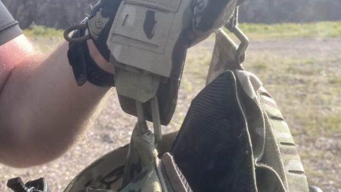 Lorica Primus Plate Carrier Review: Modular, Laser-Cut & Made in Canada 37 The shoulder buckles of the Primus kept twisting